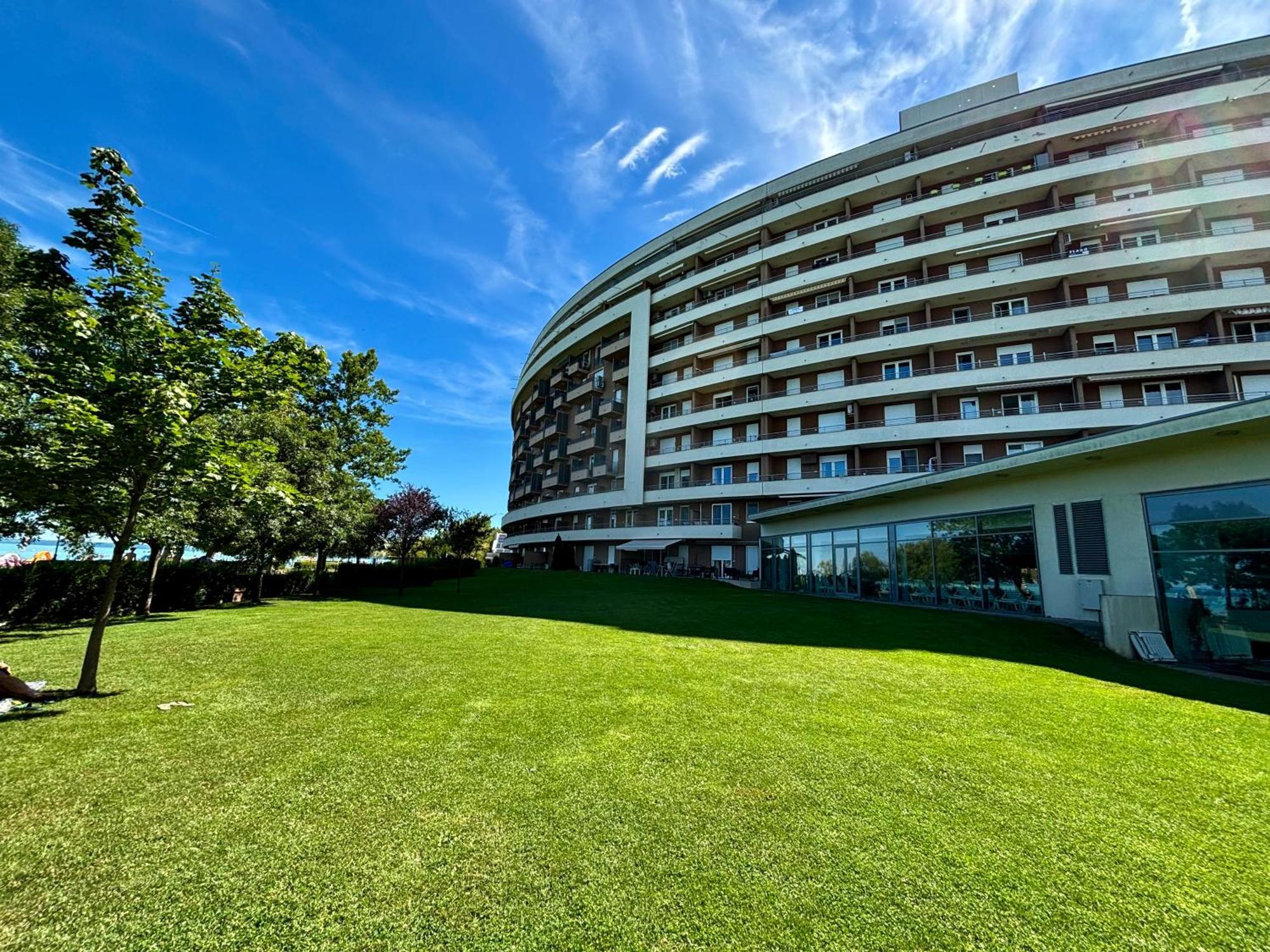Club218 The Sunset - Wellness Apartment Siófok Buitenkant foto